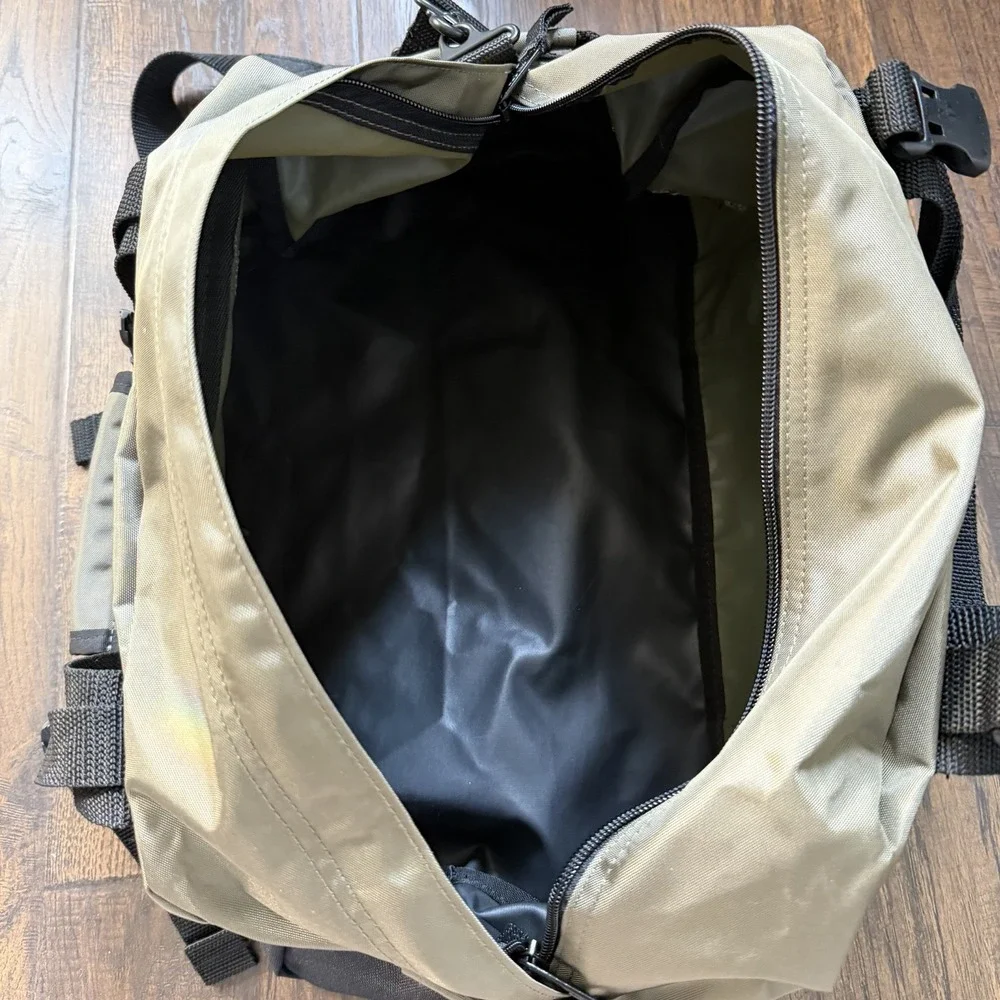 LL Bean Nylon Duffle Duffel Bag Green Shoulder Strap Explorer Gorpcore Outdoors